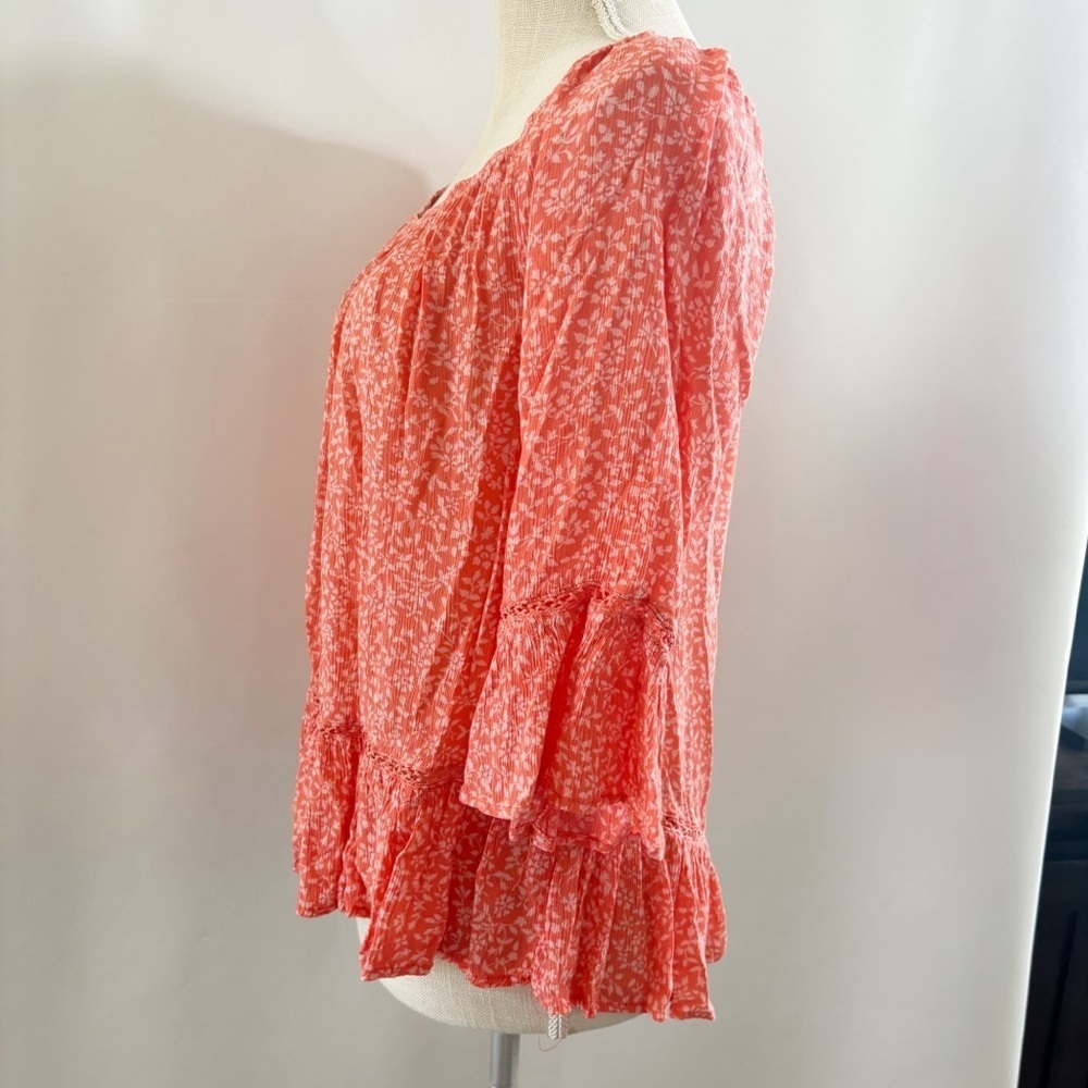 Democracy Bell Sleeve Blouse with Ruffled Hem Size S - Picture 2 of 8